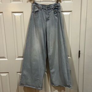 Light washed wide leg jeans